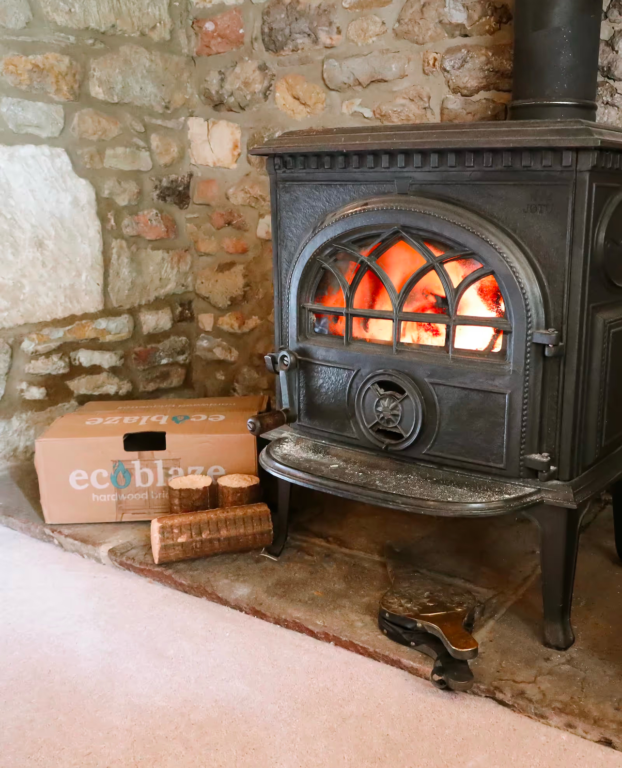 Ecoblaze Boxed Hardwood Briquettes Ecoblaze Boxed Hardwood Briquettes